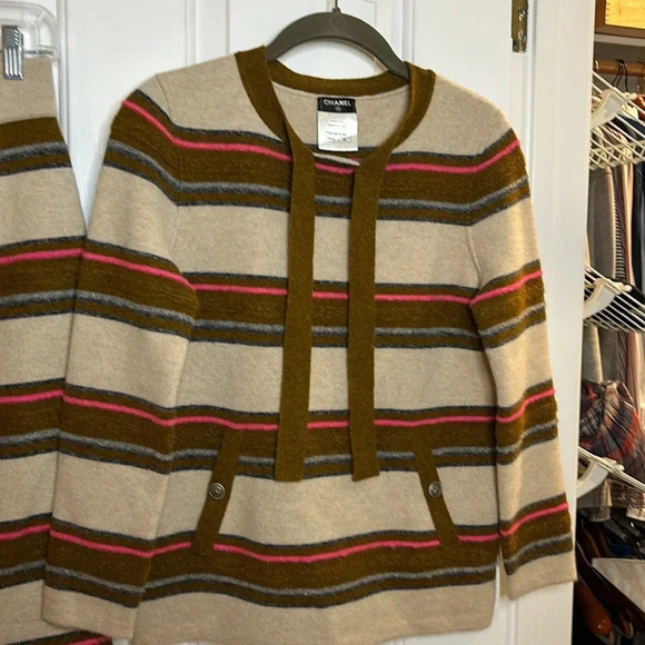 EUC CHANEL PARIS- DALLAS prefall 2013/14 SWEATER & MATCHING SKIRT SIZE 36/US 4 - Picture 2 of 13